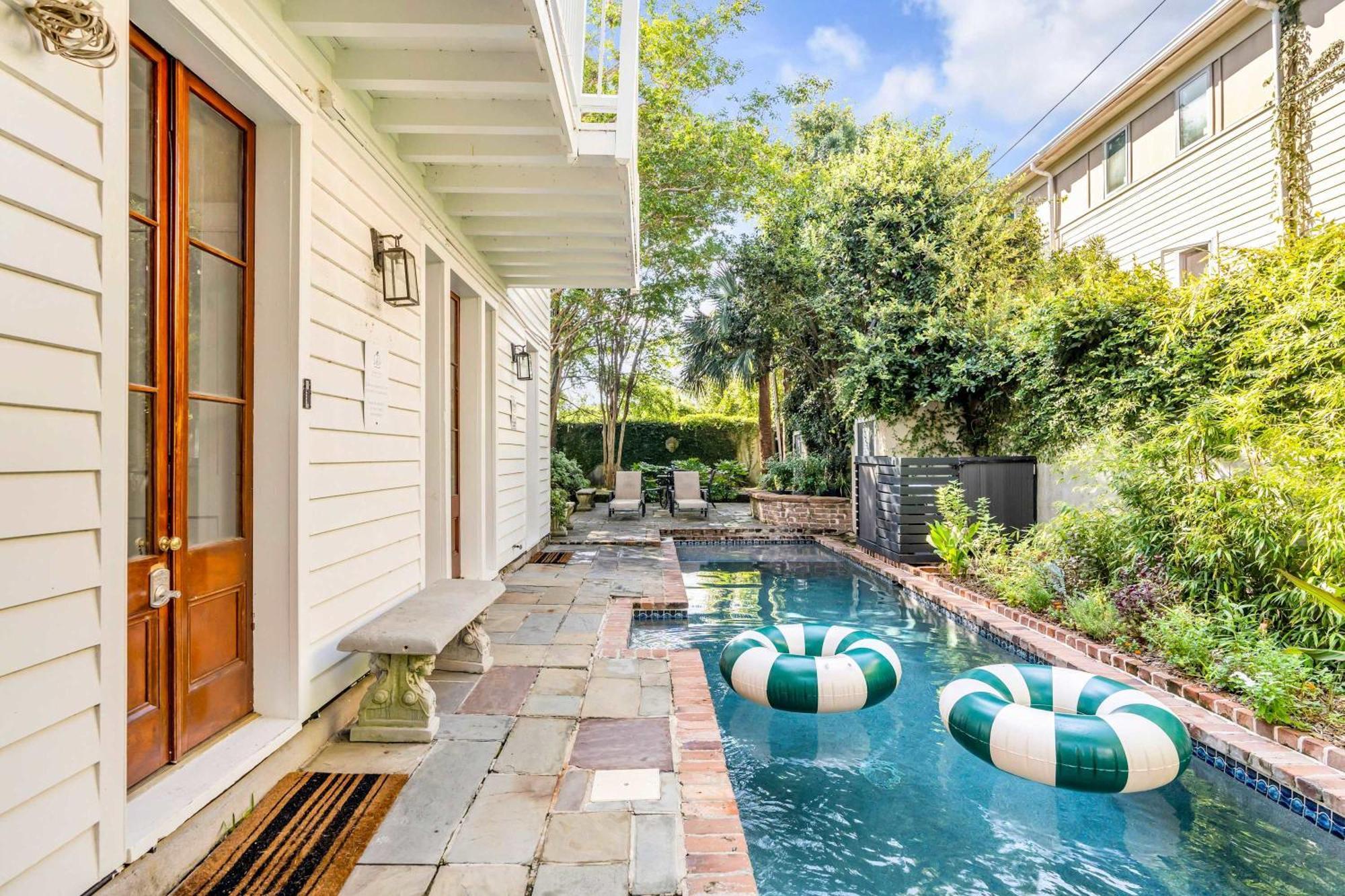 Serene Cottage With Beautiful Garden And Heated Pool Charleston Dış mekan fotoğraf