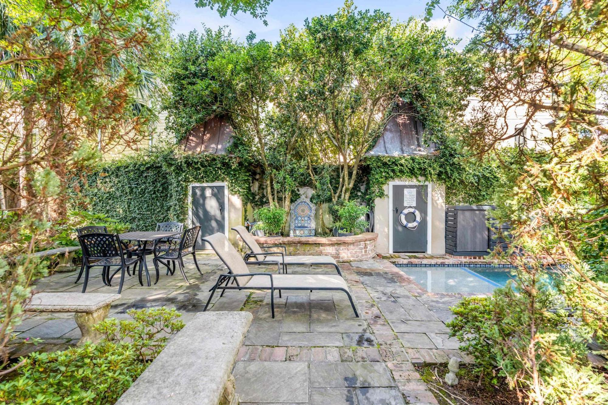 Serene Cottage With Beautiful Garden And Heated Pool Charleston Dış mekan fotoğraf
